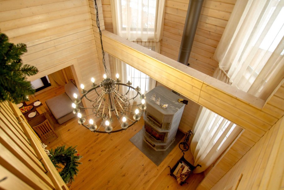 Люстра на цепи для частного дома