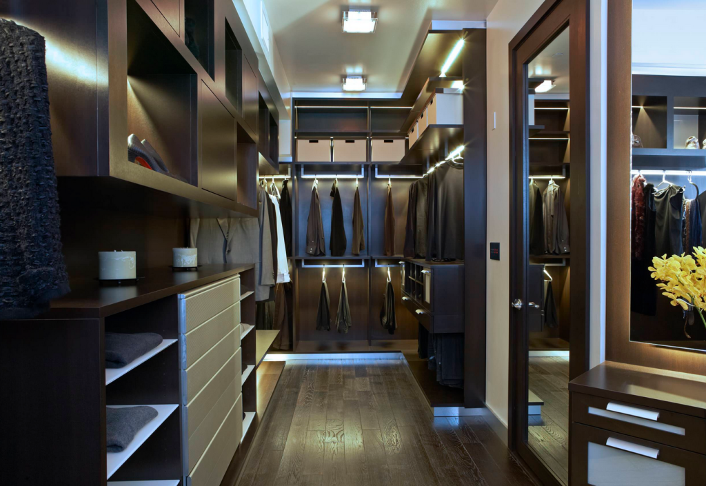 Освещение в гардеробной комнате Освещение в гардеробной комнате