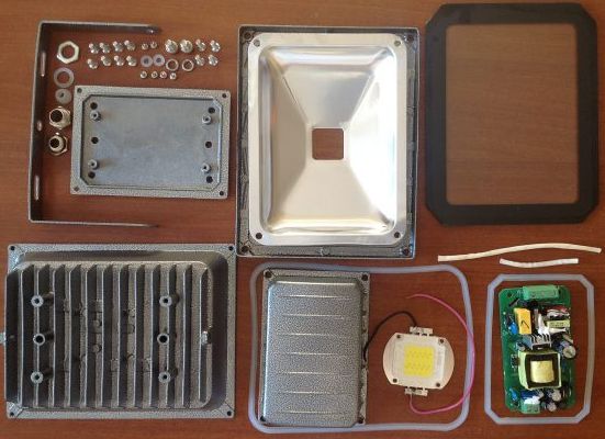 Как устроен led прожектор