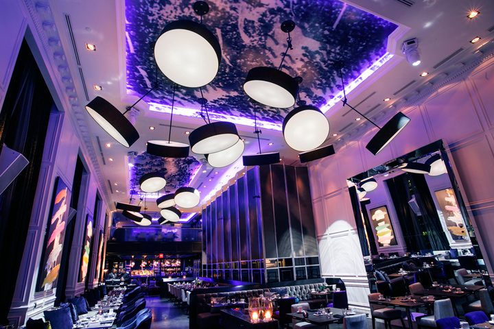 Оригинальное освещение в ресторане