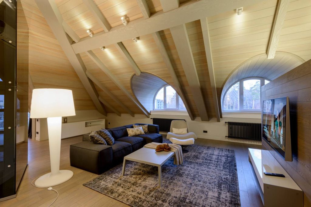 Светильники для скошенного потолка