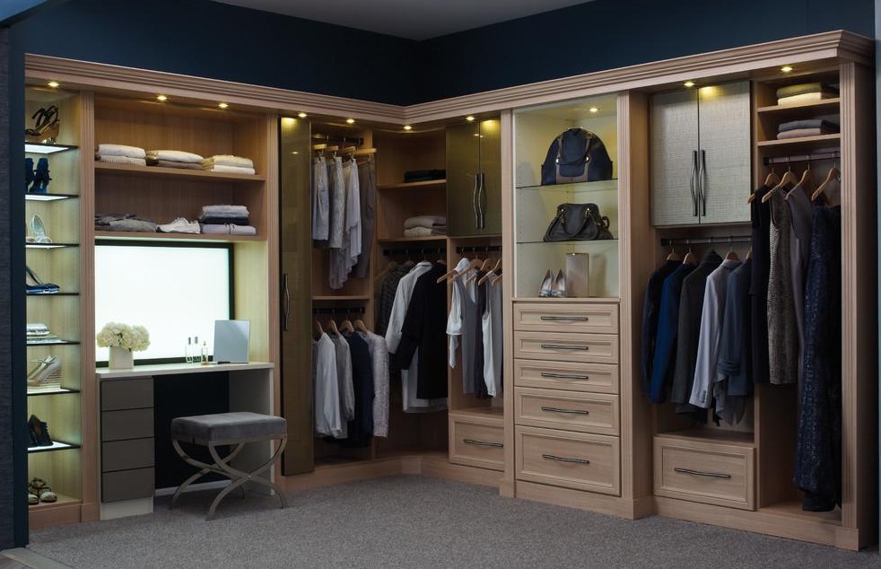 Мебельные светильники в гардеробной Мебельные светильники в гардеробной