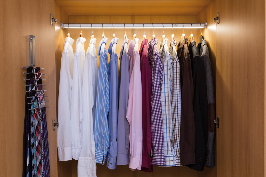 Светильник-штанга для гардероба Светильник-штанга для гардероба