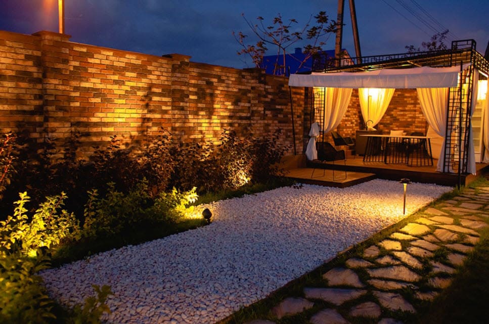 Уличное освещение на даче