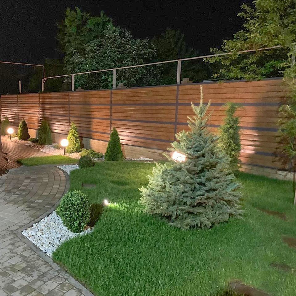 Освещение забора на участке