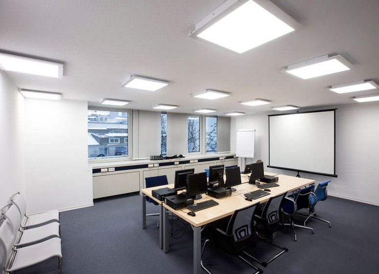 Накладные светильники в офисе Накладные светильники в офисе