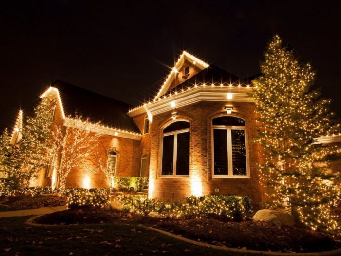 Заливающая подсветка фасада