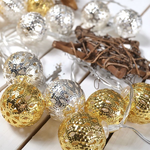 Гирлянда Золотые и серебряные шарики.jpg Гирлянда Золотые и серебряные шарики.jpg