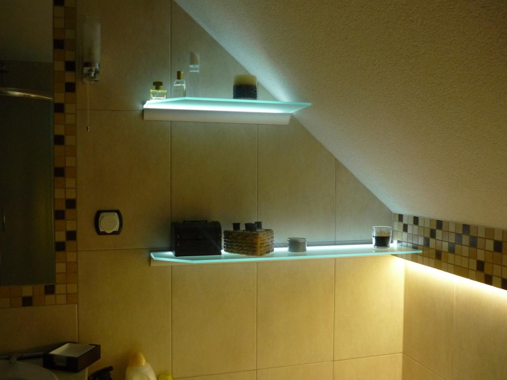 Подсветка стеклянных полок