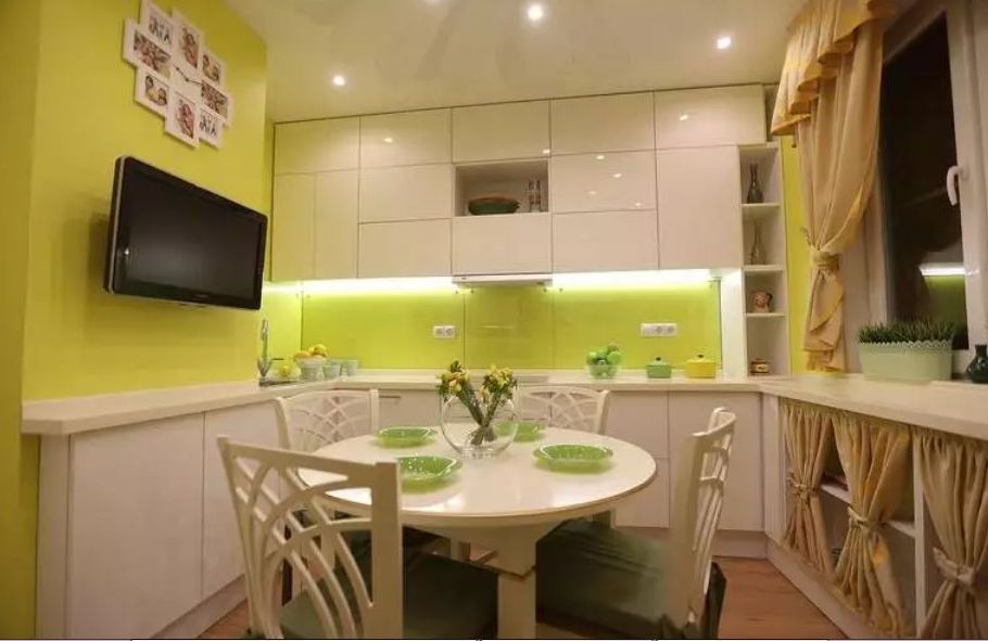 Светильники для кухни в натяжной потолок