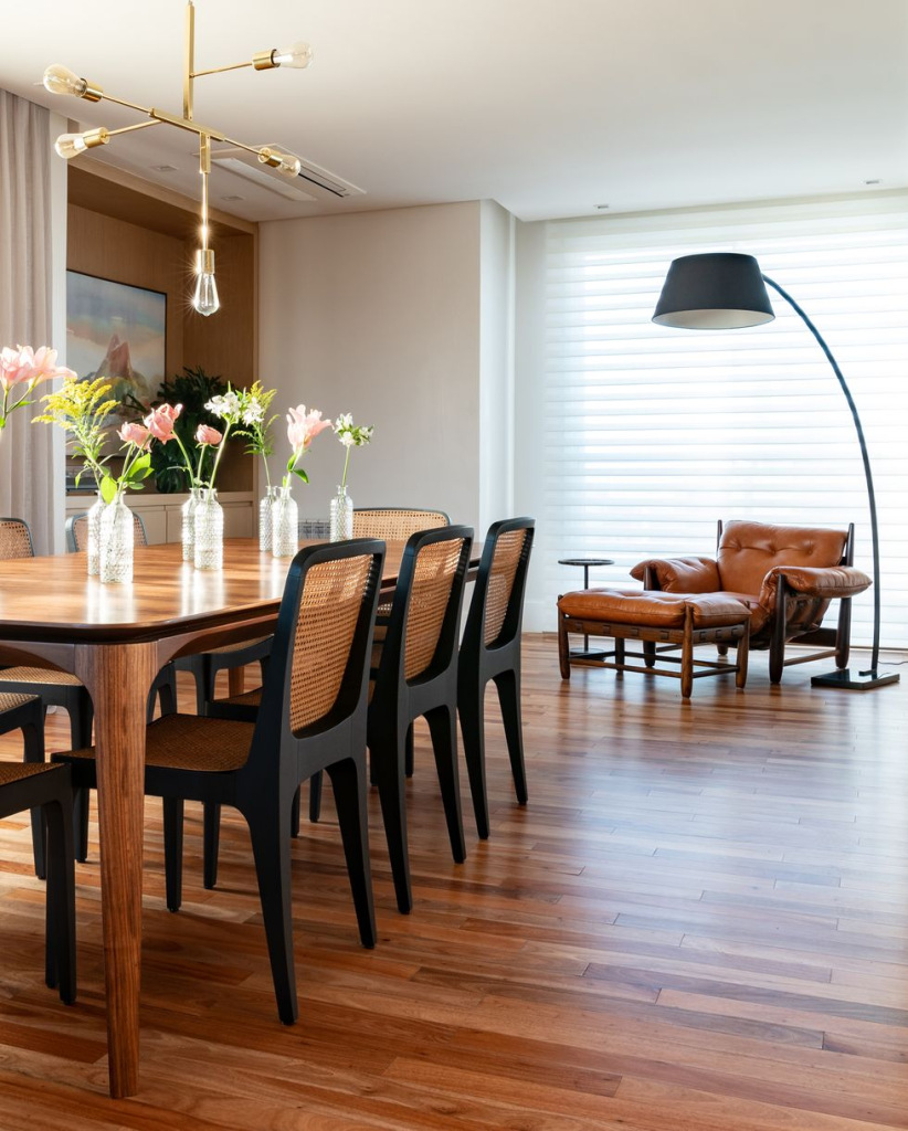 Торшер на изогнутой ноге Торшер на изогнутой ноге