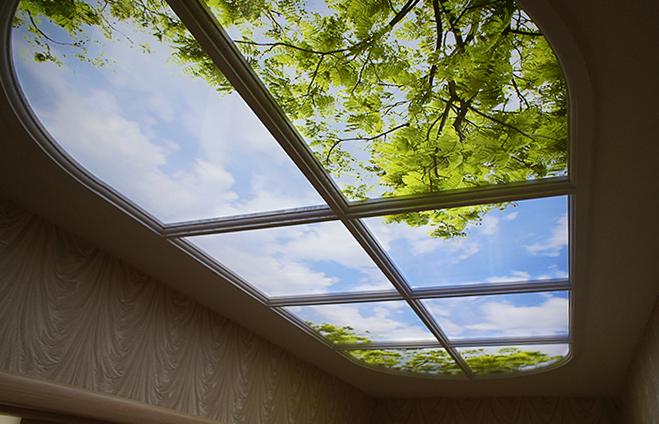 Фальш-окно на потолке