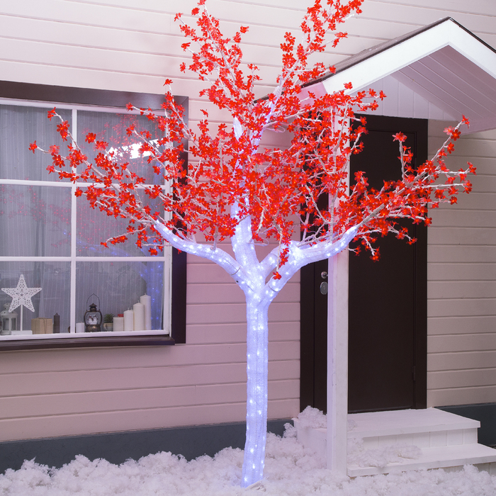 Украшение участка светодиодными деревьями Украшение участка светодиодными деревьями