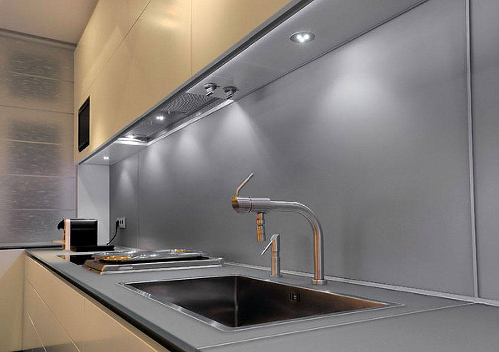 Светильники на кухне над рабочей зоной Светильники на кухне над рабочей зоной