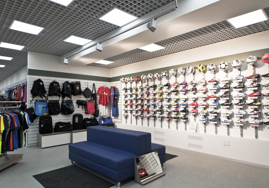 Освещение магазина обуви