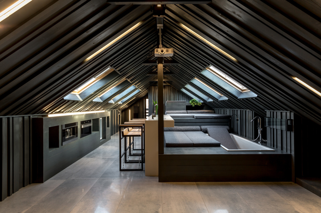 Линейные светильники для освещения мансарды