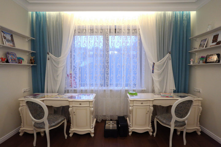 Подсветка штор в классическом стиле