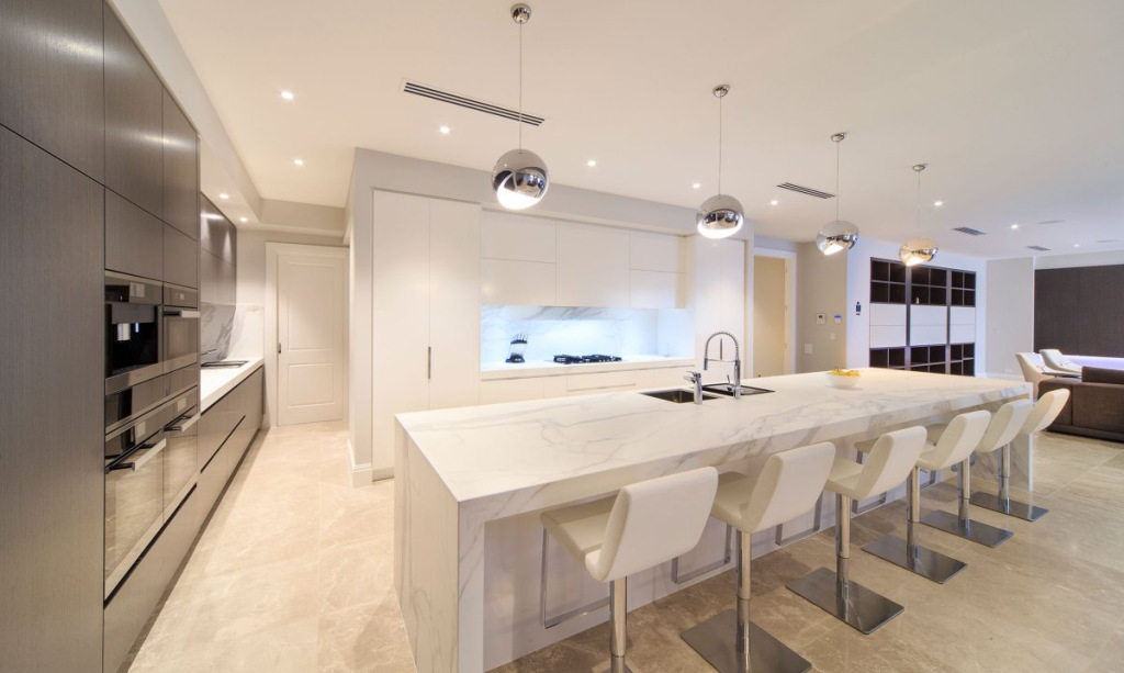 Модные светильники для барной стойки