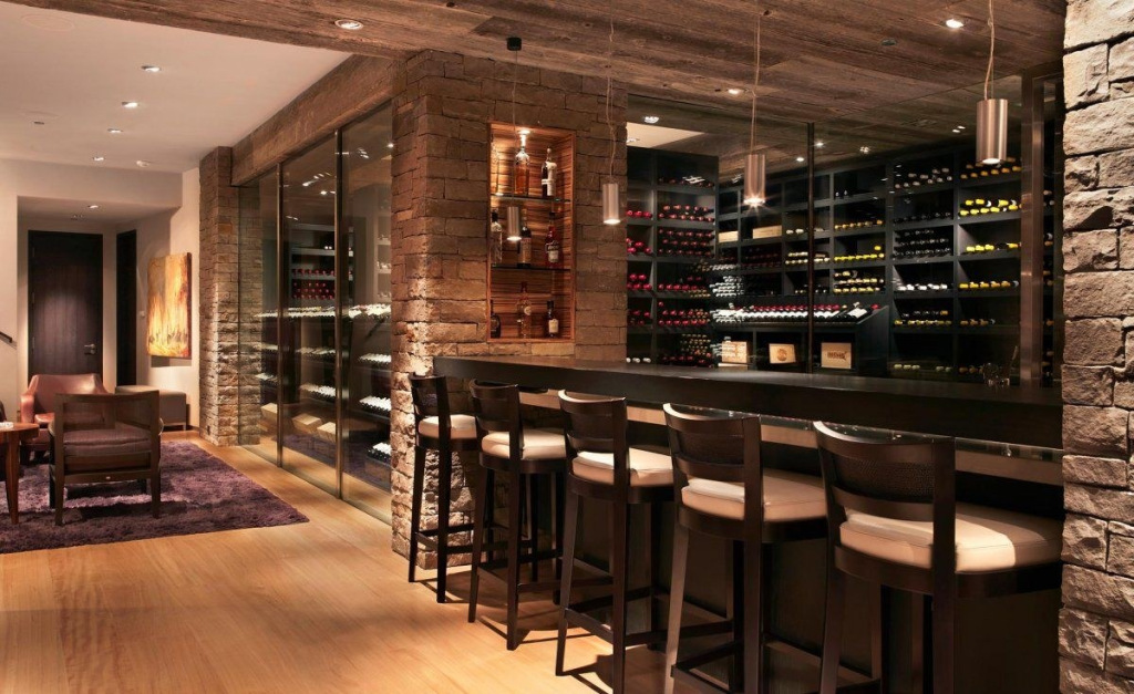 Освещение барной стойки ресторана